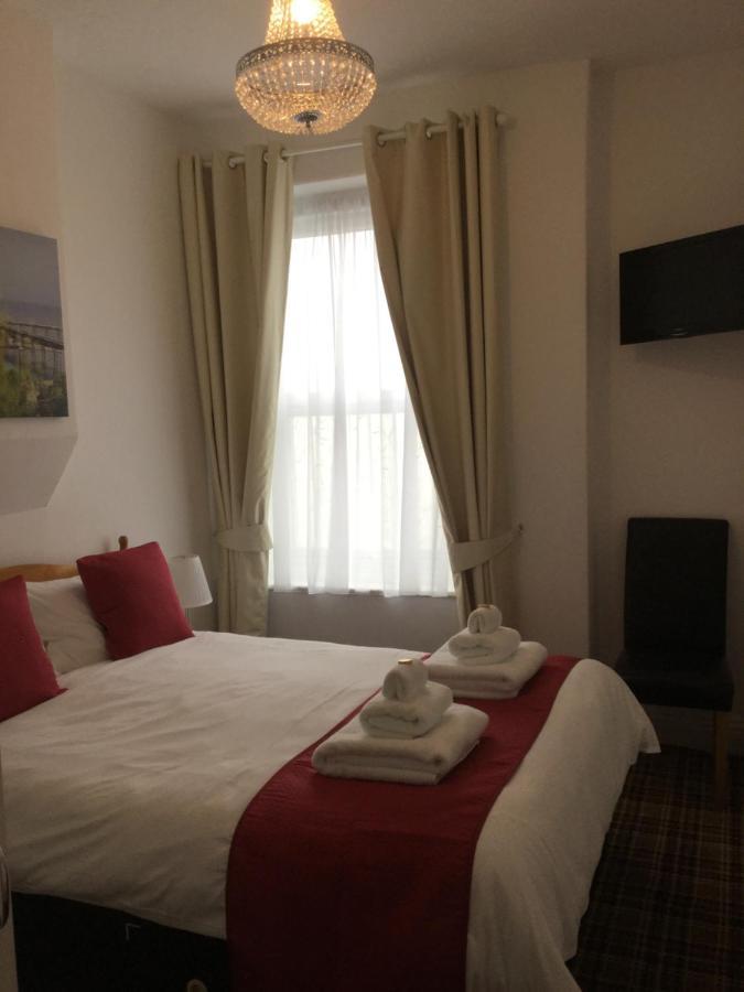 Fernville Guest House เวสตัน-ซูเปอร์-แมร์ ภายนอก รูปภาพ