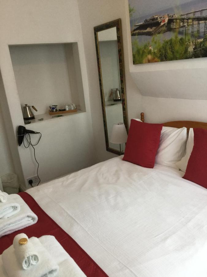 Fernville Guest House เวสตัน-ซูเปอร์-แมร์ ภายนอก รูปภาพ