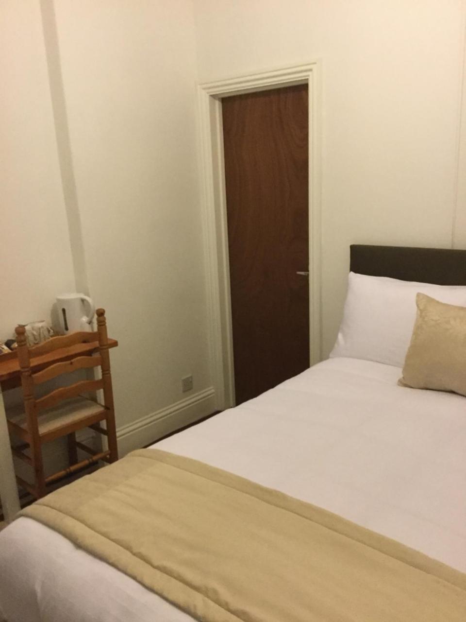Fernville Guest House เวสตัน-ซูเปอร์-แมร์ ภายนอก รูปภาพ