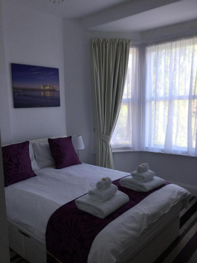 Fernville Guest House เวสตัน-ซูเปอร์-แมร์ ภายนอก รูปภาพ