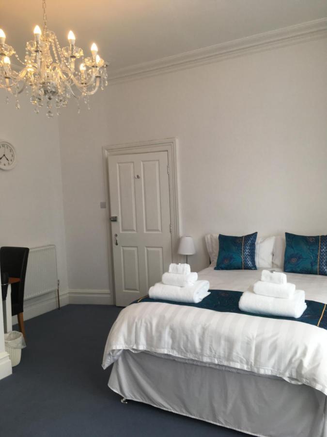 Fernville Guest House เวสตัน-ซูเปอร์-แมร์ ภายนอก รูปภาพ