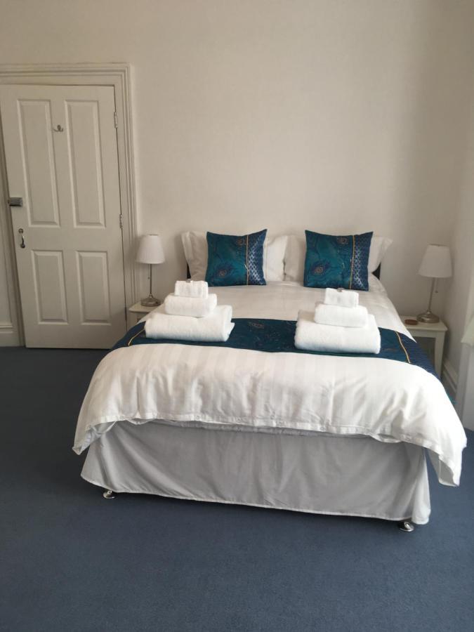 Fernville Guest House เวสตัน-ซูเปอร์-แมร์ ภายนอก รูปภาพ