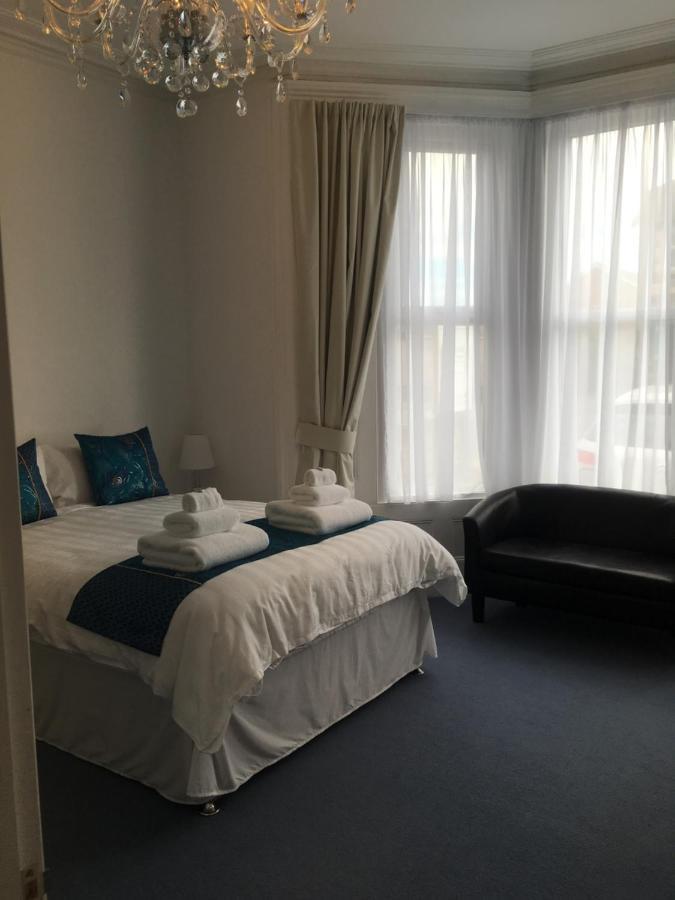 Fernville Guest House เวสตัน-ซูเปอร์-แมร์ ภายนอก รูปภาพ