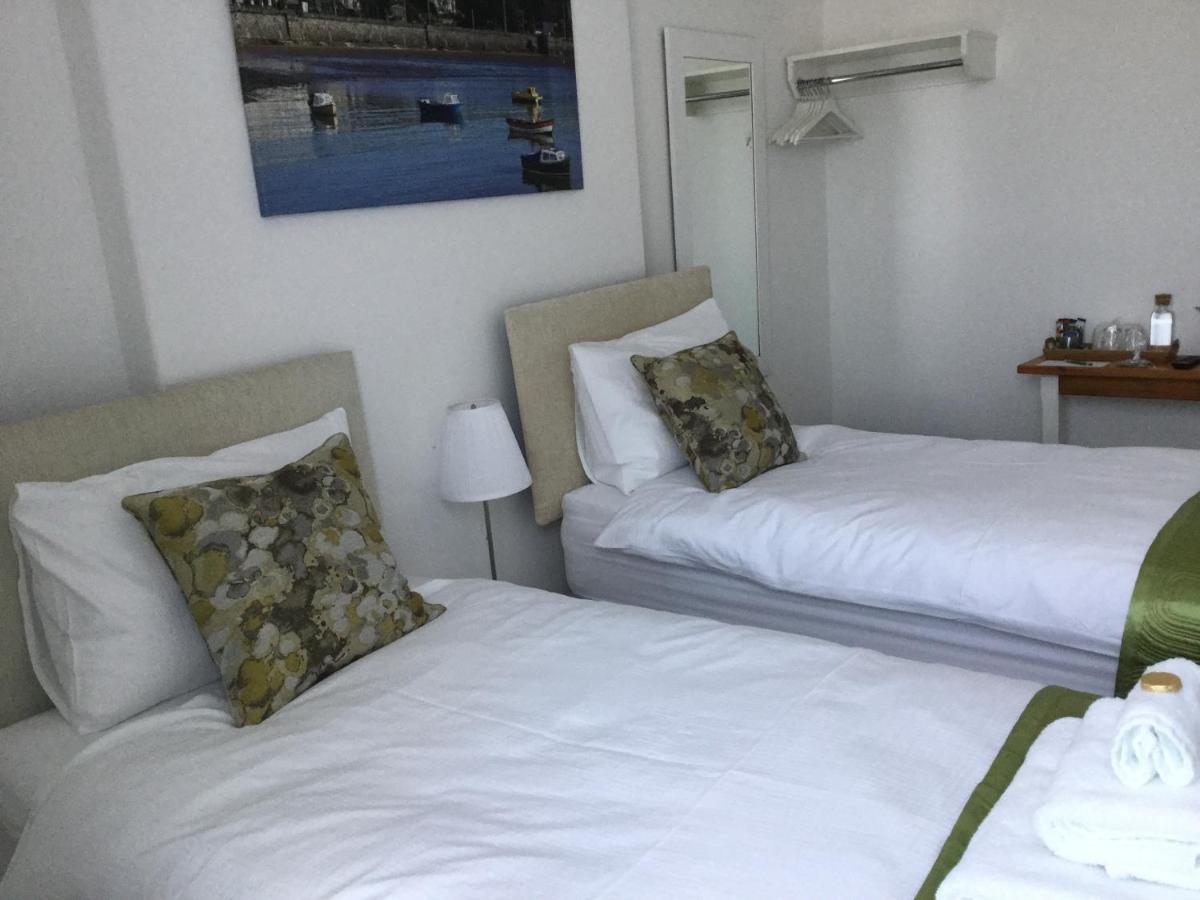 Fernville Guest House เวสตัน-ซูเปอร์-แมร์ ภายนอก รูปภาพ