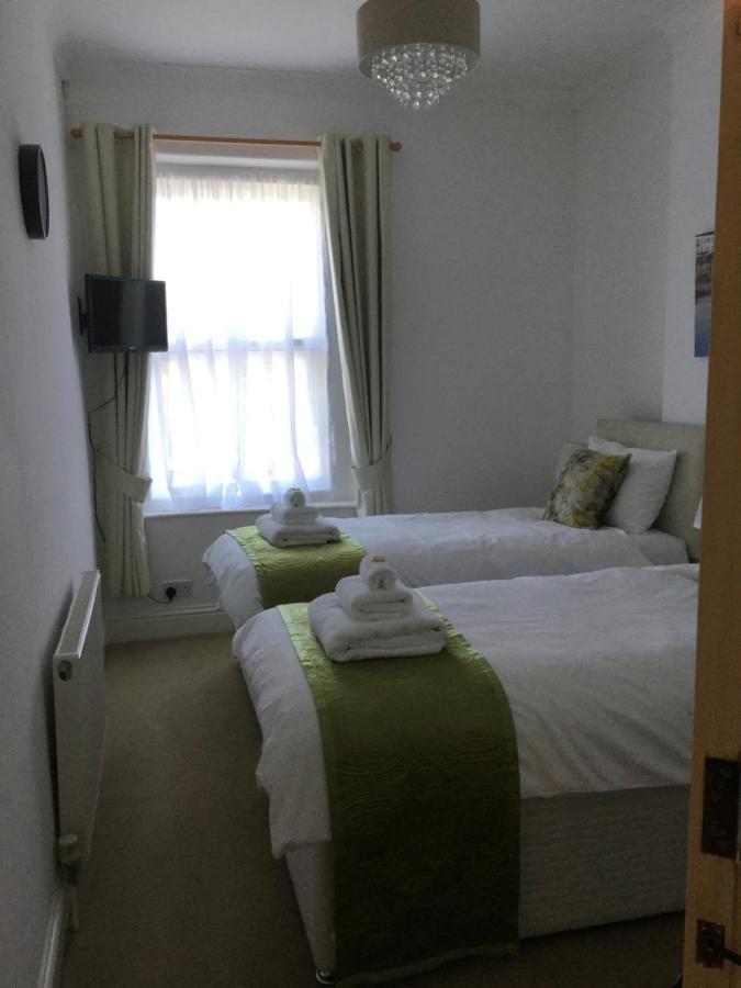 Fernville Guest House เวสตัน-ซูเปอร์-แมร์ ภายนอก รูปภาพ